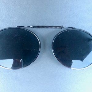 Solar Shield Clip On Gray Lens Sunglasses Oval 50 Unisex Wire Scratch Resistant